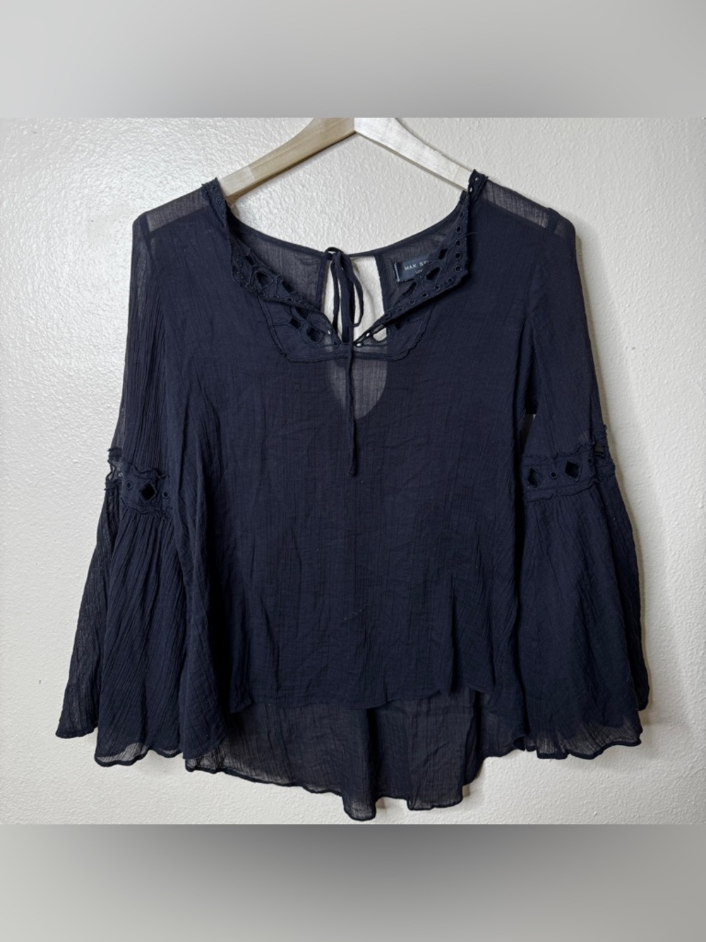 Max Studio London Shirt Women's Large Tie-Front Boho Blouse Eyelet Trim